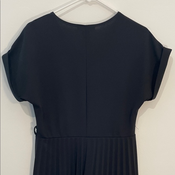 Elizabeth & Nicole Black Pleated Midi Dress size L - Picture 6 of 9